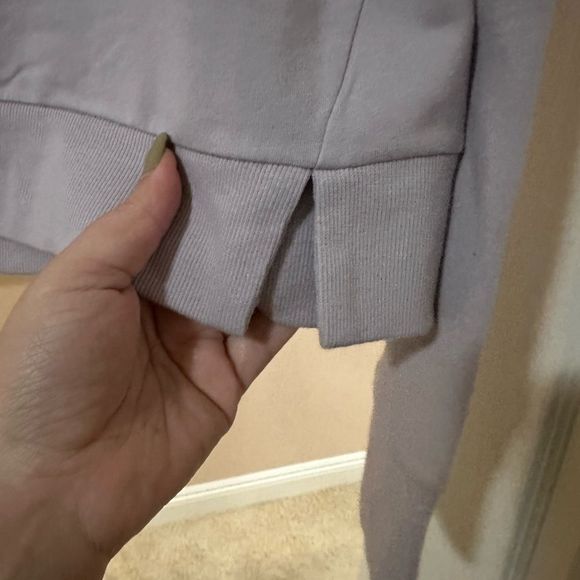 NWT-Women’s All In Motion Sweatshirt. - Picture 5 of 7